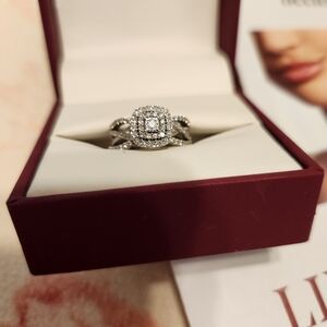 Elegant Silver Diamond Ring Size 5 HALO